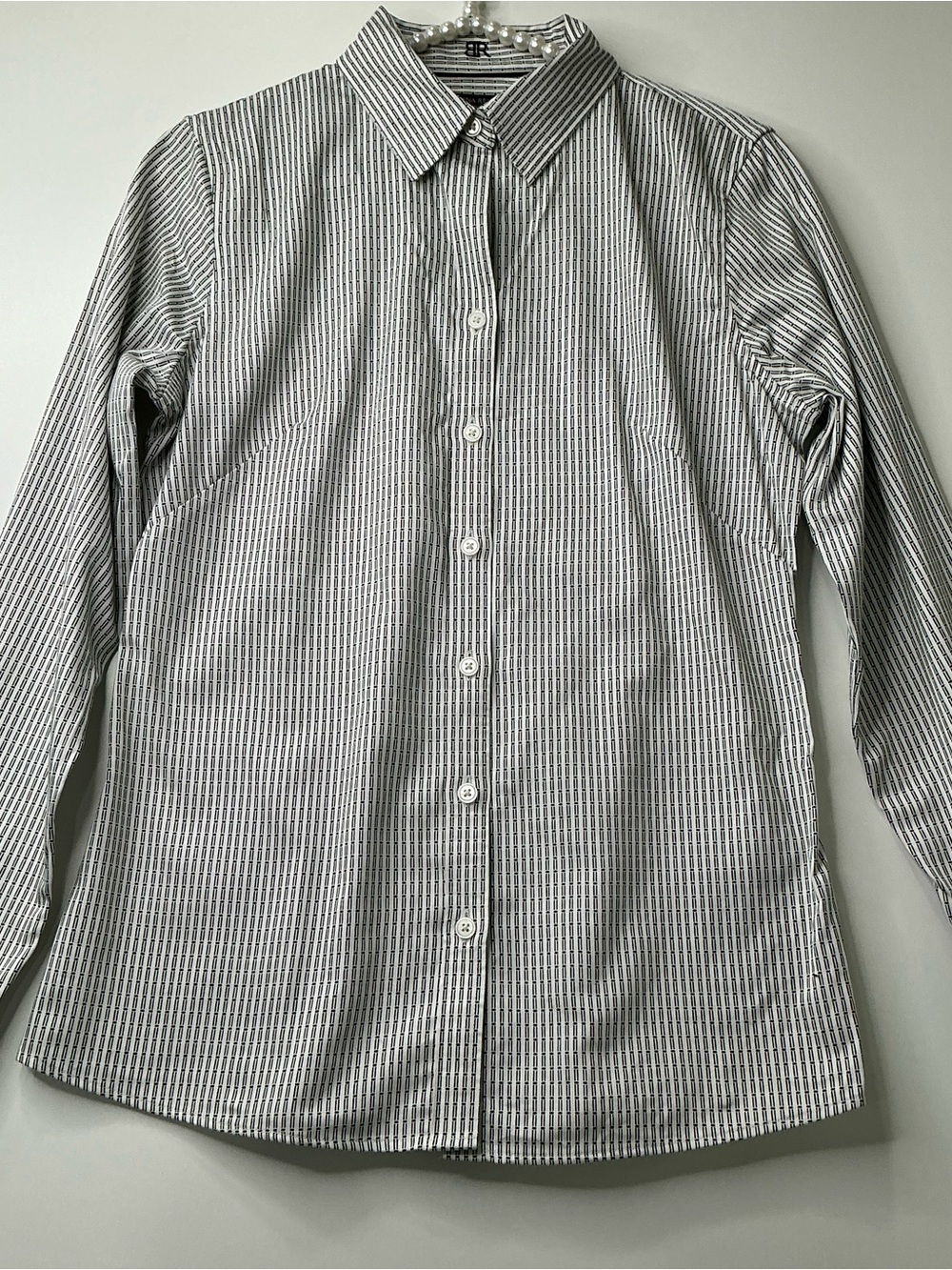 Banana Republic Shirt Womens 8 Black Striped Linen Blend Button Up Old Money